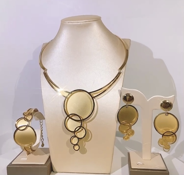 Zestaw wysokiej jakości, złotej biżuterii damskiej z Dubaju - idealny prezent na ślub i święta - Wianko - 5