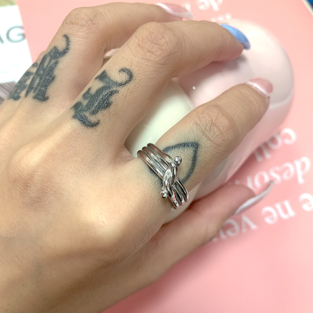 Nowy pierścionek ze stali nierdzewnej w złotym kolorze, wysokiej jakości, owalny i wydrążony, dla kobiet, w modnym stylu, idealny na prezent - Wianko - 29
