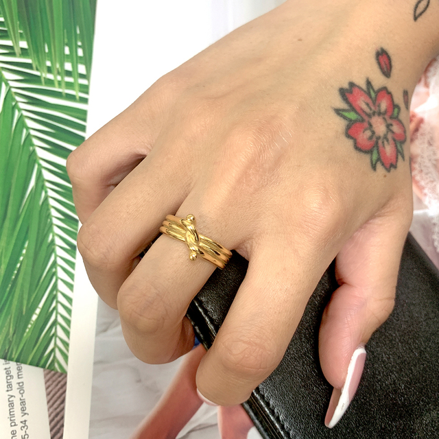 Nowy pierścionek ze stali nierdzewnej w złotym kolorze, wysokiej jakości, owalny i wydrążony, dla kobiet, w modnym stylu, idealny na prezent - Wianko - 27
