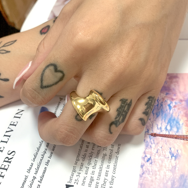 Nowy pierścionek ze stali nierdzewnej w złotym kolorze, wysokiej jakości, owalny i wydrążony, dla kobiet, w modnym stylu, idealny na prezent - Wianko - 40