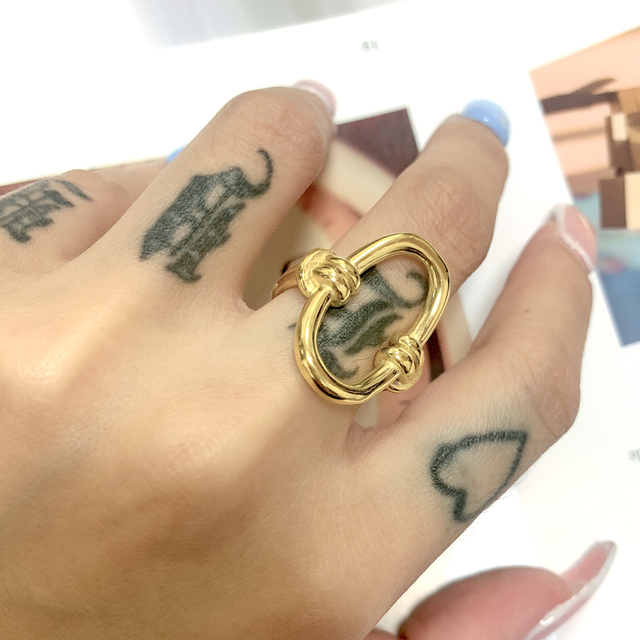 Nowy pierścionek ze stali nierdzewnej w złotym kolorze, wysokiej jakości, owalny i wydrążony, dla kobiet, w modnym stylu, idealny na prezent - Wianko - 8