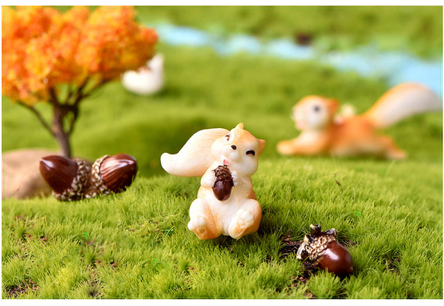 Sztuczny las zwierząt - Miniaturka wiewiórka z opadłymi liśćmi, szyszkami sosnowymi i domkiem z żywicy - DIY akcesoria ogrodowe - Prezent - Wianko - 8