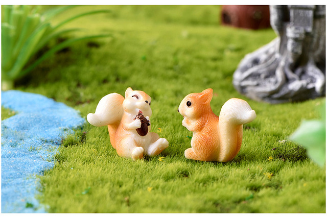 Sztuczny las zwierząt - Miniaturka wiewiórka z opadłymi liśćmi, szyszkami sosnowymi i domkiem z żywicy - DIY akcesoria ogrodowe - Prezent - Wianko - 7