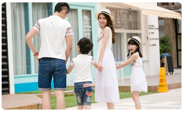 2021 Rodzinne stroje letnie w stylu etnicznym: sukienki plażowe dla matki i córki, biały T-shirt dla ojca i syna - Wianko - 18