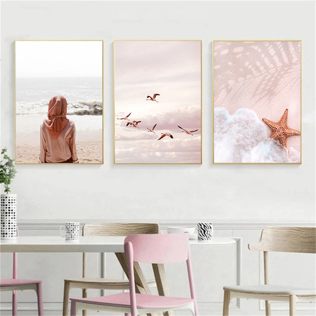Obraz ścienny na płótnie - Fale plażowe z różowym samochodem i rozgwiazdą - dekoracja salonu - Wianko - 4