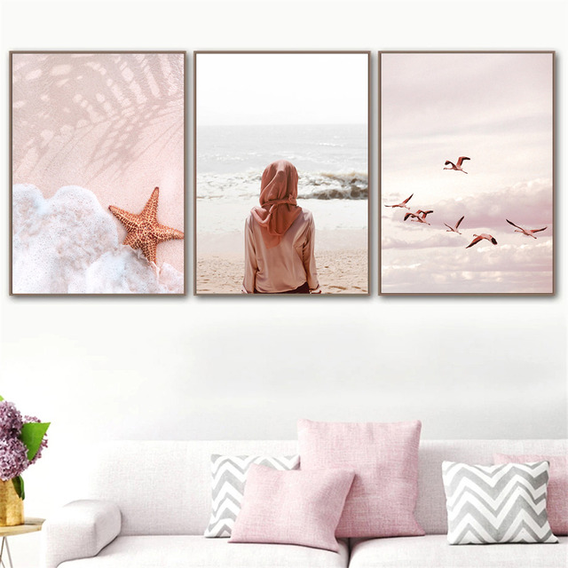 Obraz ścienny na płótnie - Fale plażowe z różowym samochodem i rozgwiazdą - dekoracja salonu - Wianko - 3