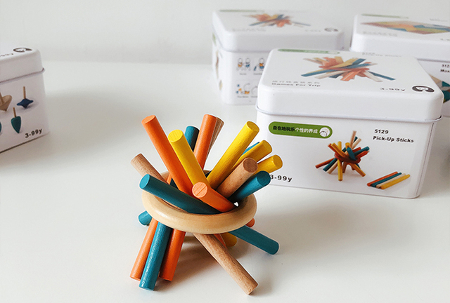 Zestaw klocków drewnianych dla dzieci TinBox Storage Organizer - Tangram puzzle 3D, koraliki układanki, domino, Gyro Spin, szachy, gra montessori - Wianko - 1