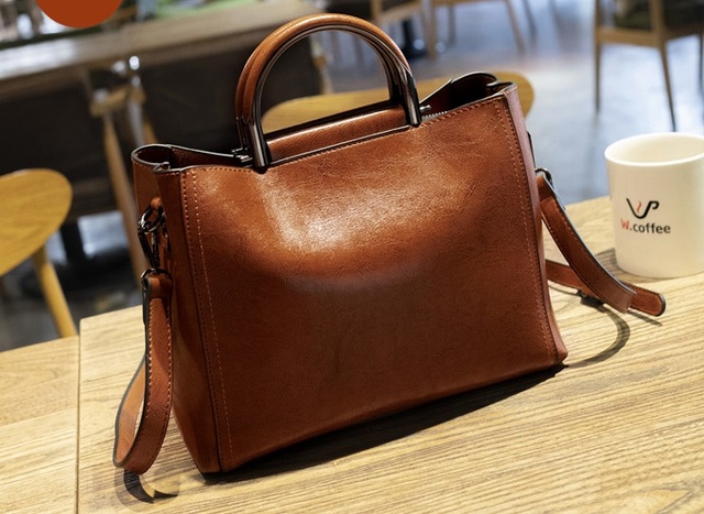 Duże pojemne torby damskie Casual Tote Bag w europejskim i amerykańskim stylu, wykonane ze skóry, na zakupy na ramię - Wianko - 5