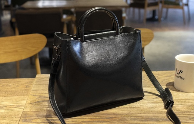 Duże pojemne torby damskie Casual Tote Bag w europejskim i amerykańskim stylu, wykonane ze skóry, na zakupy na ramię - Wianko - 4