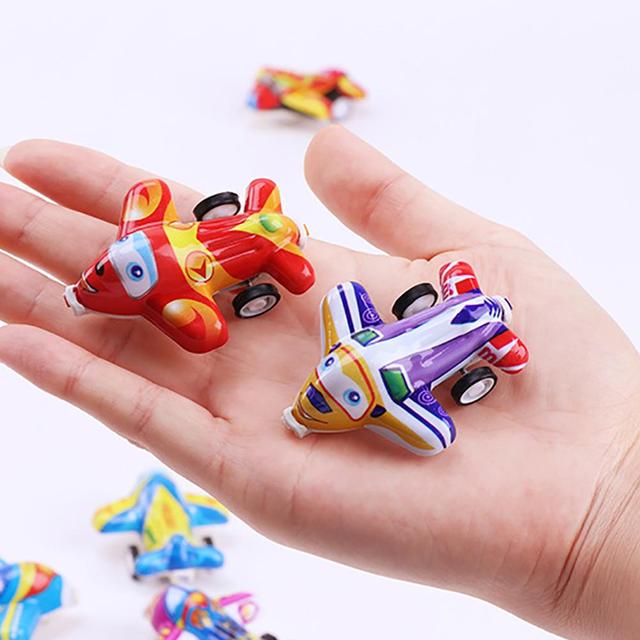Mini modele samolotów dla dzieci na urodziny (5 sztuk) - zabawki na wypełnienie pinaty i bawiące się dzieci - Wianko - 1
