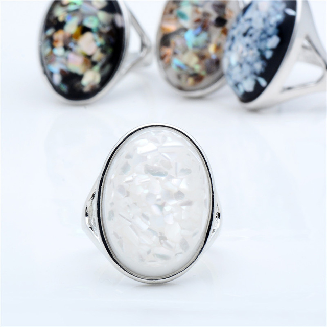 Elegancki duży pierścień z białym naturalnym muszlą oraz srebrnym kamieniem - biżuteria najwyższej jakości - Wianko - 24