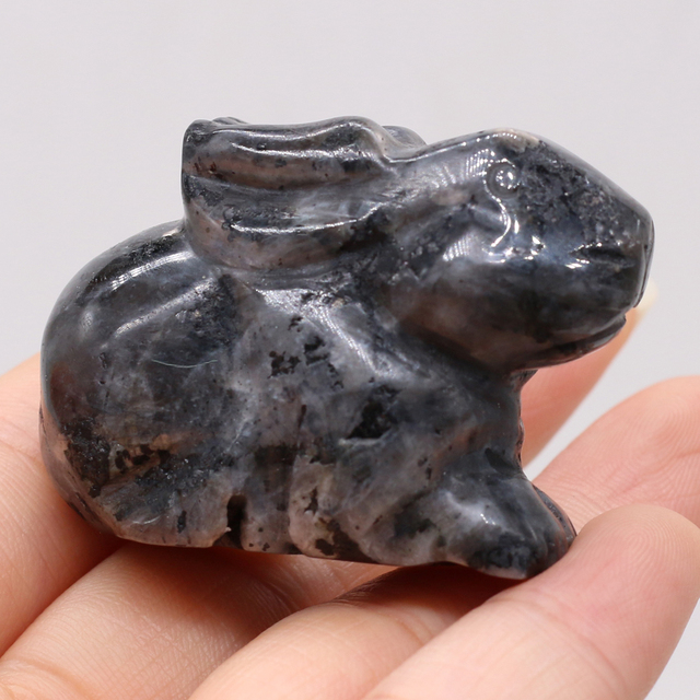 Naturalny ozdobny kamień w kształcie królika - mały ornament na biurko, do sypialni lub ogrodu - Wianko - 9