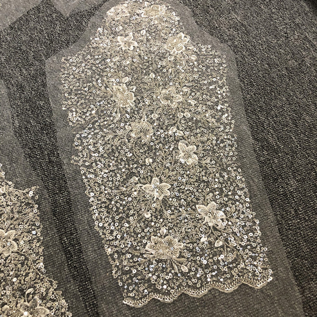 Luksusowa suknia ślubna z długim rękawem z koronkową tkaniną zdobioną koralikami RS2985 - Wianko - 11