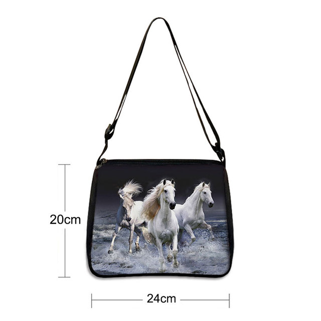 Elegancka torba na ramię dla kobiet - Horse Animal Fashion: płócienna torba podróżna z uchwytami krzyżowymi - Wianko - 2