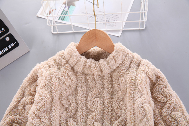 Jesienno-zimowe ubrania domowe dla niemowląt: pluszowy sweter i spodnie o jednolitym kolorze dla chłopców i małych dziewcząt - Wianko - 14
