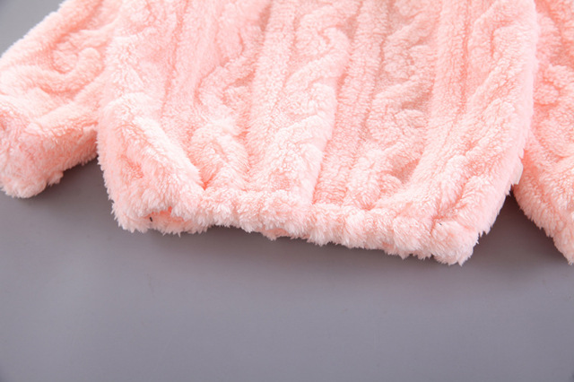 Jesienno-zimowe ubrania domowe dla niemowląt: pluszowy sweter i spodnie o jednolitym kolorze dla chłopców i małych dziewcząt - Wianko - 28