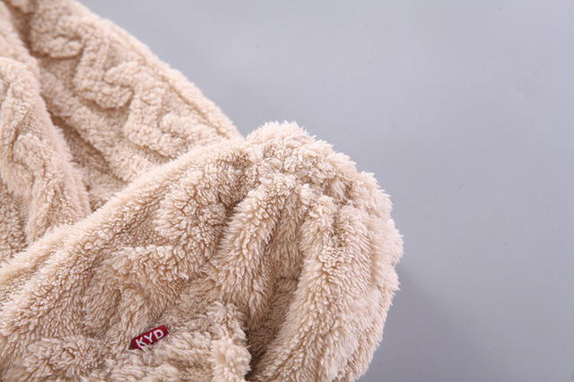 Jesienno-zimowe ubrania domowe dla niemowląt: pluszowy sweter i spodnie o jednolitym kolorze dla chłopców i małych dziewcząt - Wianko - 16
