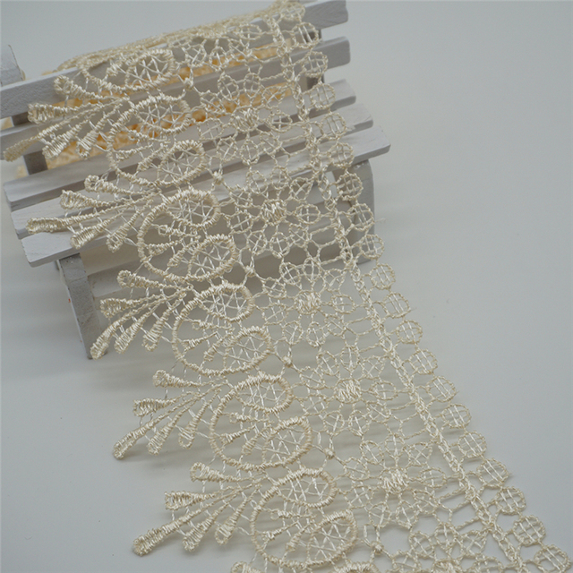 Biała koronkowa wstążka wykończeniowa do odzieży, tekstyliów domowych i ozdób DIY - 2 jardy, 8.5 cm, 12 kolor Cusack - Wianko - 9