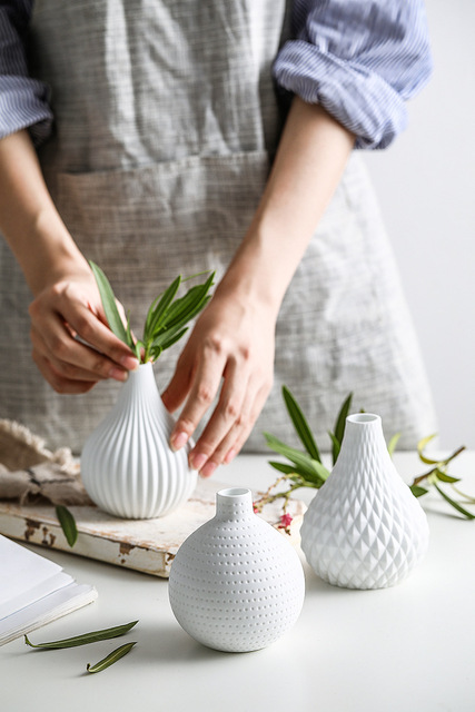 Porcelanowy garnek na kwiaty - biały, matowy, ręcznie wykonany, wazon z ceramicznym wykończeniem, dekoracyjna ozdoba do łazienki i domu - Wianko - 1