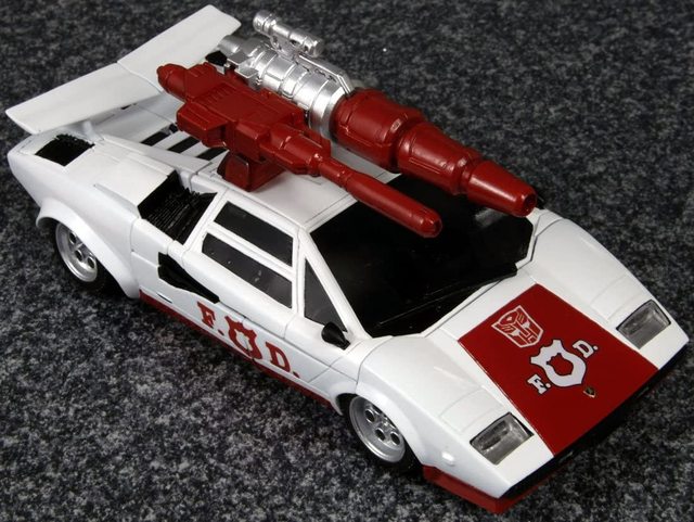 Transformator Takara Tomy czerwony Alert MP-14 - model postaci zabawki dla dzieci - Wianko - 4