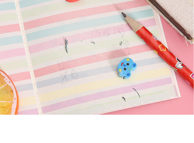 30 paczek mini gumek, małe gumki w kształcie kreskówkowych postaci, kreatywne artykuły papiernicze dla dzieci - gumki Koreańskie - Wianko - 5