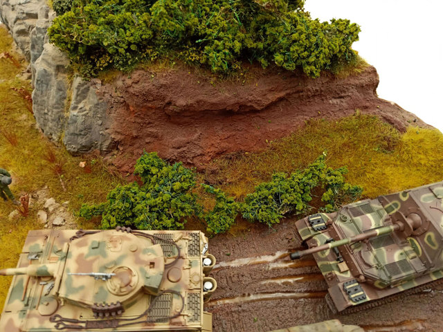 Miniaturowe drzewo symulacji do modelowania diorama wojskowej z materiałem kamuflażowym, siatką i pociągiem kolejowym - Wianko - 2