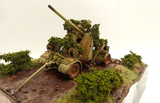 Miniaturowe drzewo symulacji do modelowania diorama wojskowej z materiałem kamuflażowym, siatką i pociągiem kolejowym - Wianko - 1