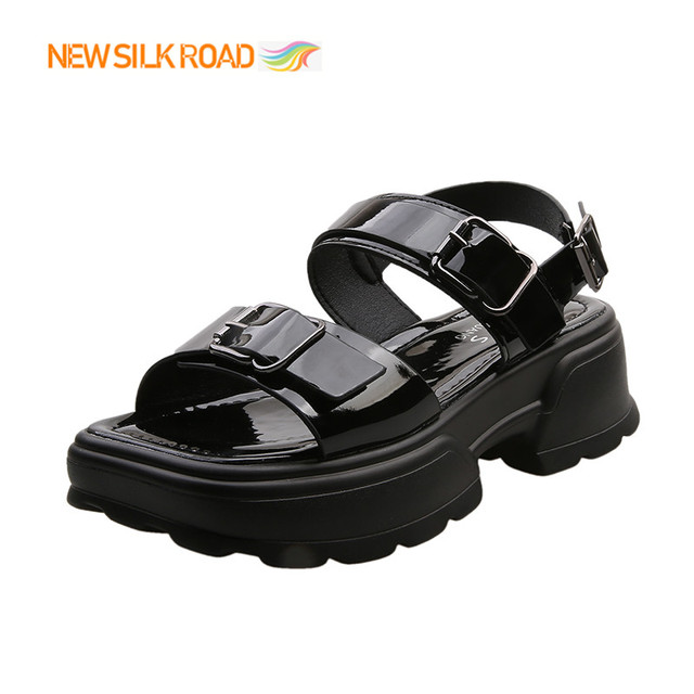 Letnie skórzane sandały na platformie z grubą podeszwą dla kobiet - z klamrą i wzrostem wysokości - Wianko - 1