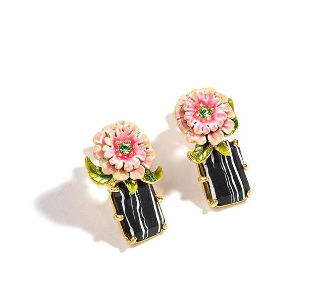 Kwiatowe kolczyki spiralne bez przebicia uszu różowe glazurowane emalią z 2019 r. - zestaw biżuterii dla kobiet - Wianko - 15