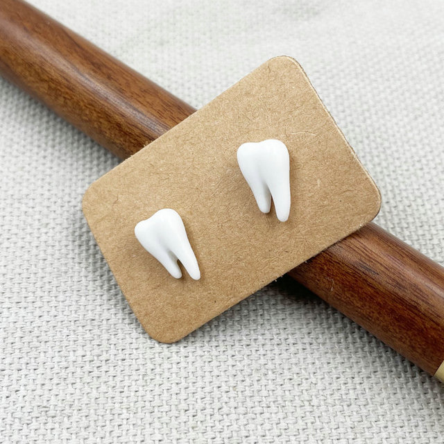 Kolczyki damskie BIGBING K002 - małe kolorowe ceramiczne zęby, sztyfty - Wianko - 3