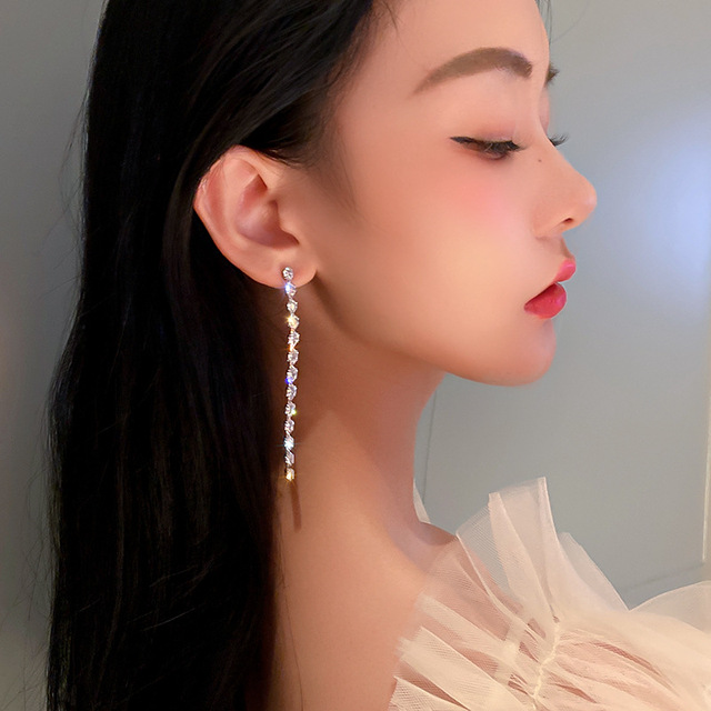 Kolczyki wiszące świecące kryształowe 2021 z nowej kolekcji, w stylu koreańskiego słodkiego geometrycznego trendu, długie kolczyki dla kobiet - Wianko - 2