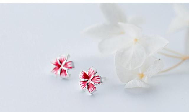 Eleganckie srebrne kolczyki kwiatowe w romantycznym czerwonym kolorze, dla dziewczynek i kobiet, idealne na prezent walentynkowy - Wianko - 3