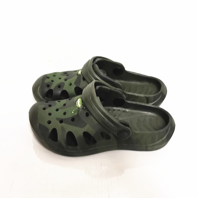 Dziecięce chodaki Crock zielony moro, r. EUR 30-35, klapki ogrodowe i buty wewnętrzne dla chłopców 2021 - Wianko - 6
