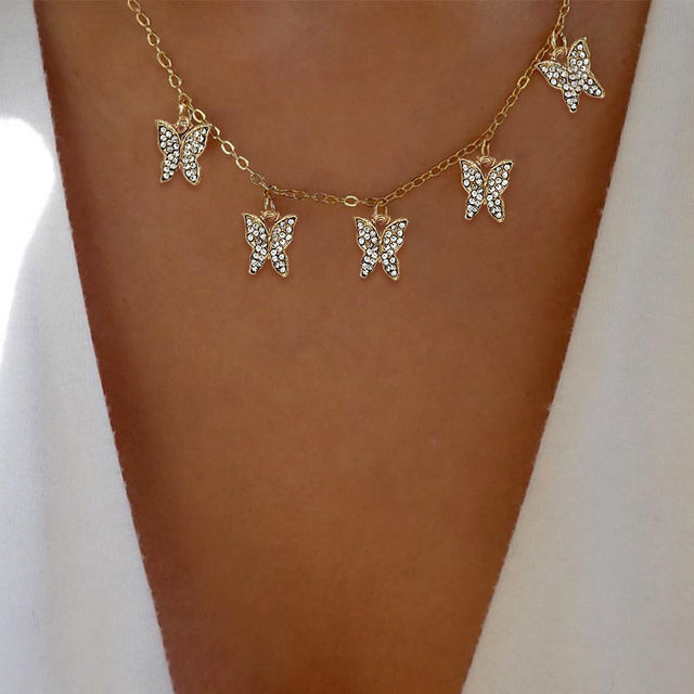 Elegancki, długi naszyjnik z motylem i kryształem, złocony srebrnym metallem - Wianko - 3