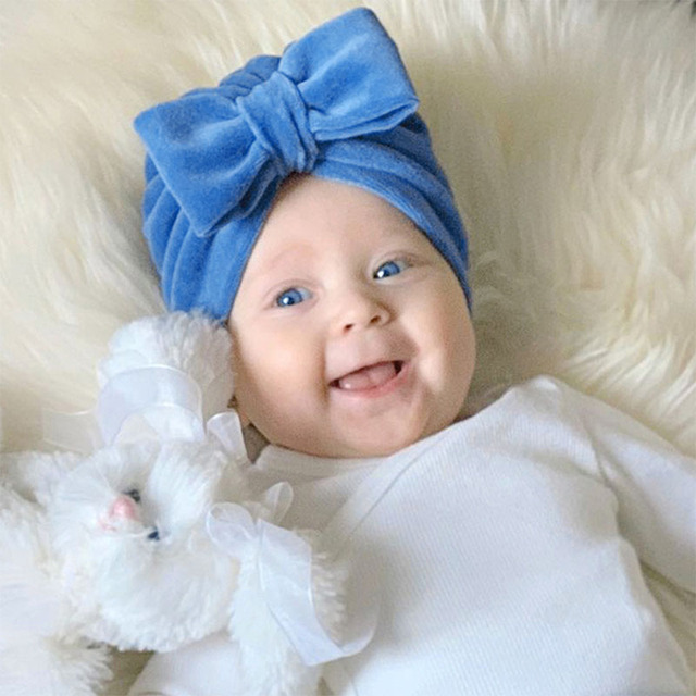Miękka flanelowa czapka z daszkiem dla niemowląt - Bowknot jednokolorowa - dzieci noworodkowe - zimowa ciepła elastyczna - niemowlę Baby Boy Girl Beanie - czapka - Wianko - 5