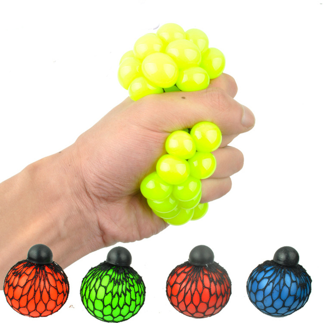 Zabawka antystresowa ściskana w kształcie winogron - nowość dla fanów żartów i rozrywki - Wianko - 6